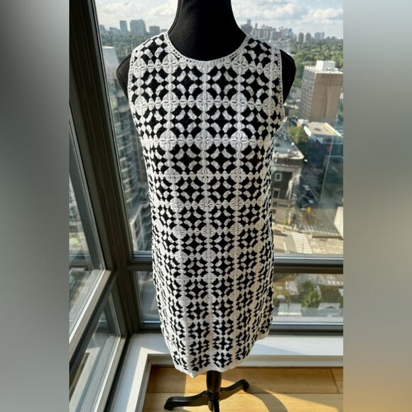 🆕 FARM Rio 🧿 NWOT Patch Crochet Black & White Monochrome Mini Dress - Size M - Picture 7 of 16